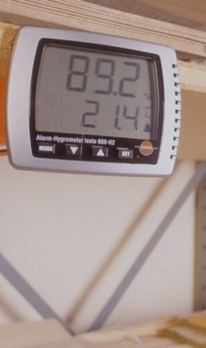 Testo 608-H2 - Пример крепления термогигрометра на складе