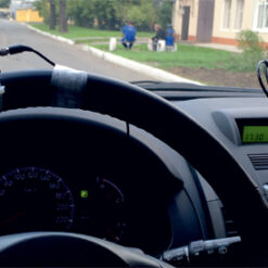 ЭКОФИЗИКА-111В ЭКОФИЗИКА-111В (Белая) - Измерение локальной вибрации на руле автомобиля виброметром-анализатором спектра