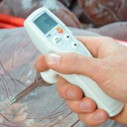 Testo 105 Testo 105 - Прочный термометр для пищевого сектора в работе