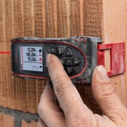 Leica DISTO X3 Лазерный дальномер Leica DISTO X3 в работе