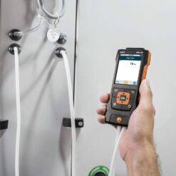 Testo 440 dP Прибор для измерения скорости и оценки качества воздуха в помещении со встроенным сенсором дифференциального давления testo 440 dP в работе