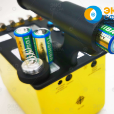 Установка элементов питания для радиометра газов Tyne 7043